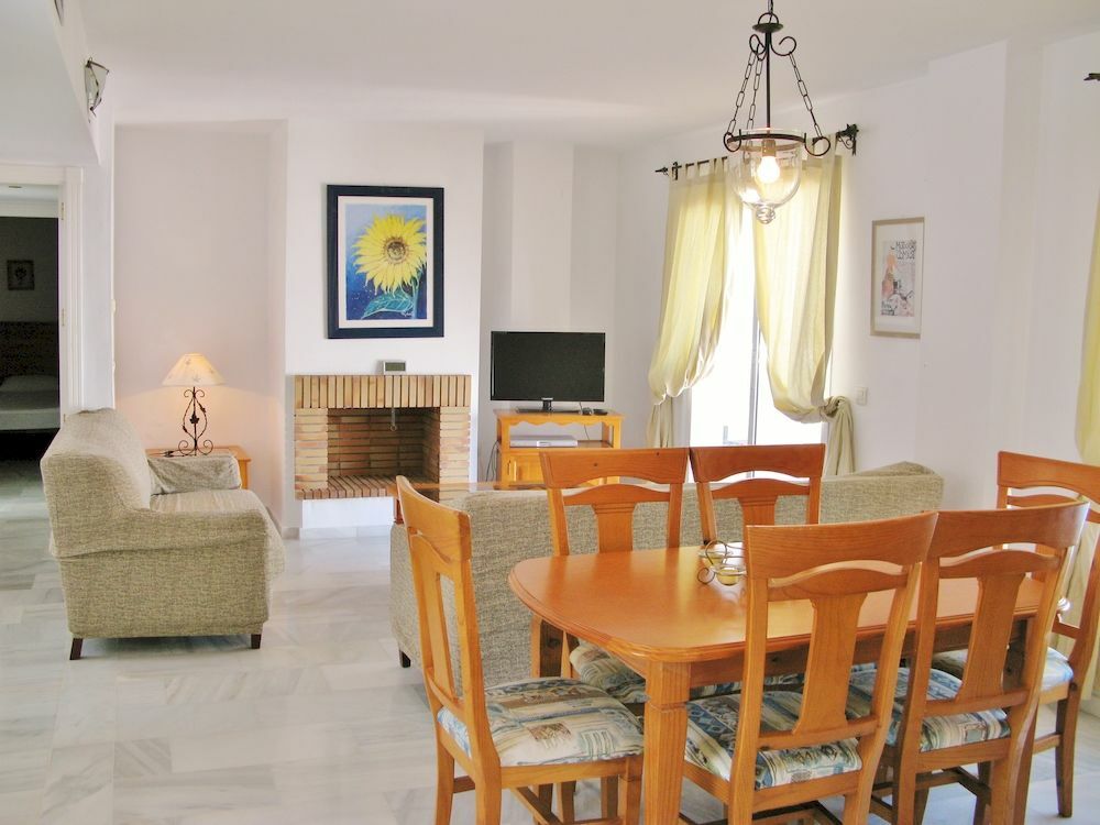 Apartamentos Y Casas Serinamar Marbella El Ángel Exterior foto
