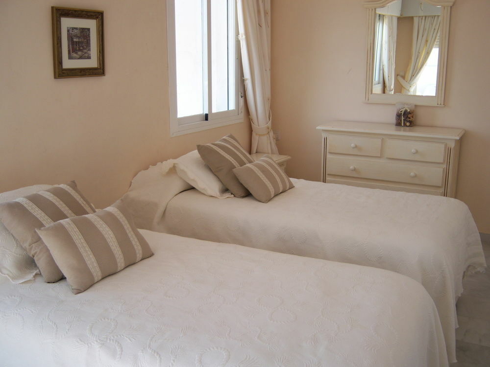 Apartamentos Y Casas Serinamar Marbella El Ángel Exterior foto