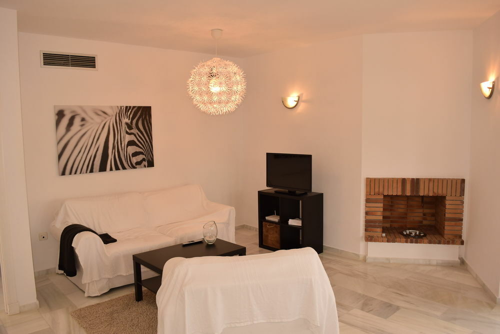 Apartamentos Y Casas Serinamar Marbella El Ángel Exterior foto
